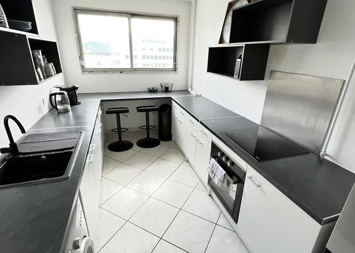 ~ Ecole D'architecture ~ Grand-place גרנובל